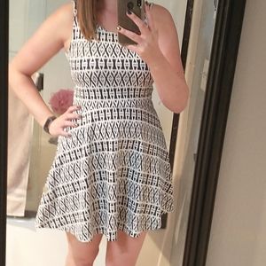Sleeveless patterned dress